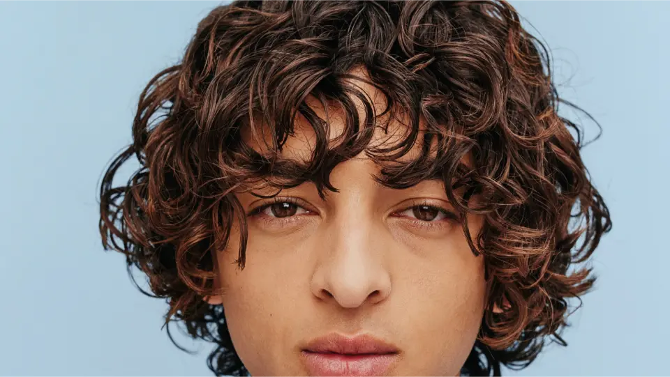 Cheveux bouclés