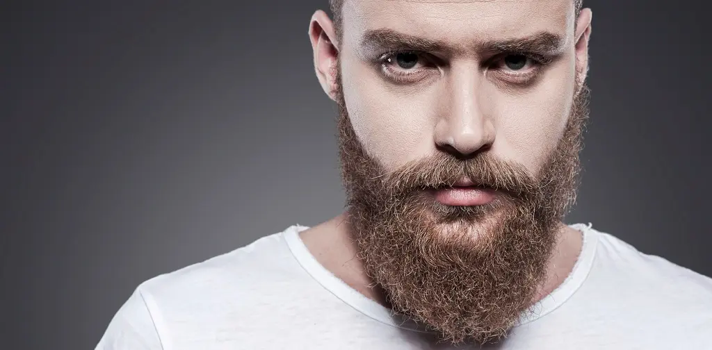 Comment tailler une barbe longue avec une tondeuse 