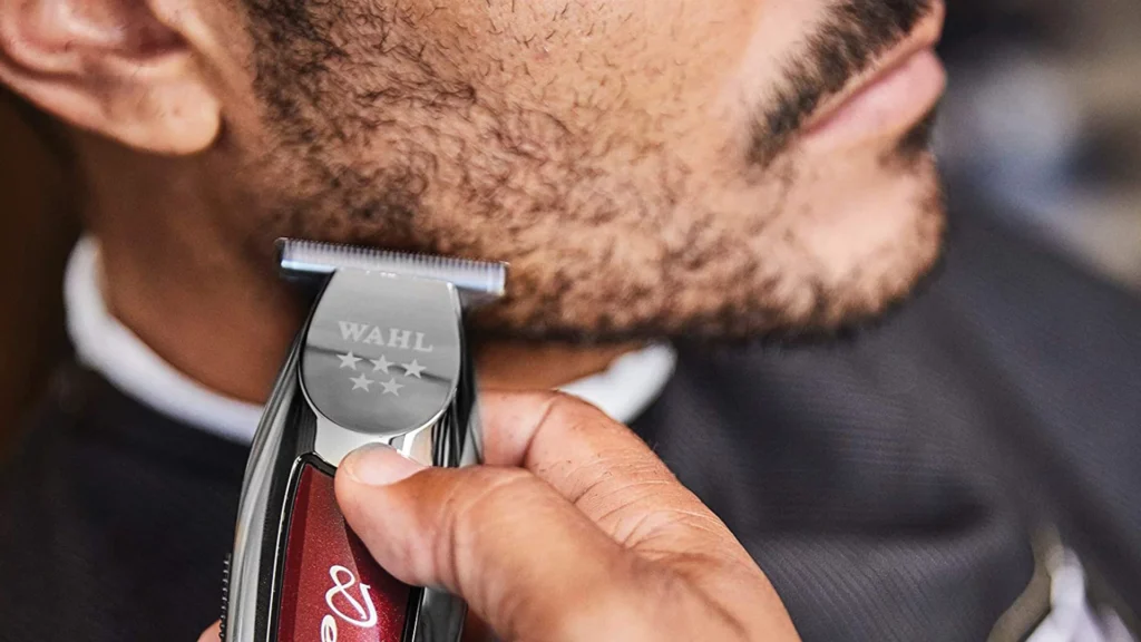 outils essentiels pour dessiner les contours de la barbe 