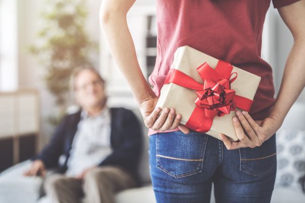 Comment choisir un cadeau en fonction des goûts d’un homme de 50 ans