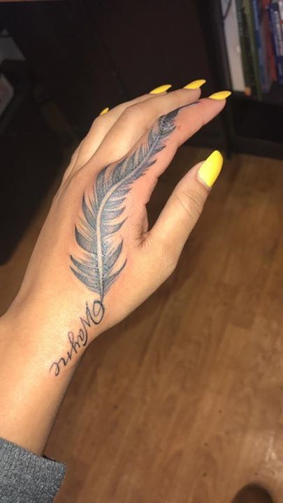 Tatouage de plume