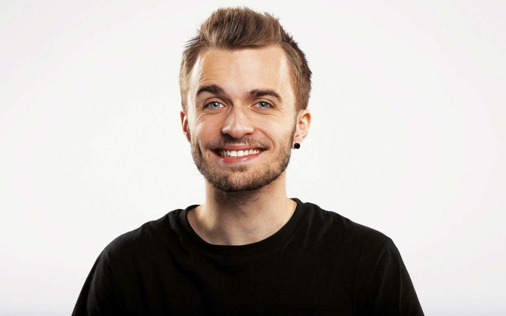 Qui est Squeezie et pourquoi sa fortune intrigue autant