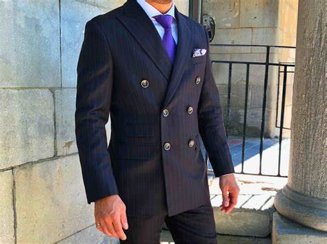 Who can wear a double breasted suit