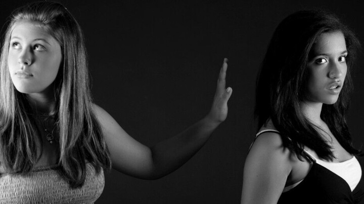 Comment réagir sans paraître trop insistante ni trop distante